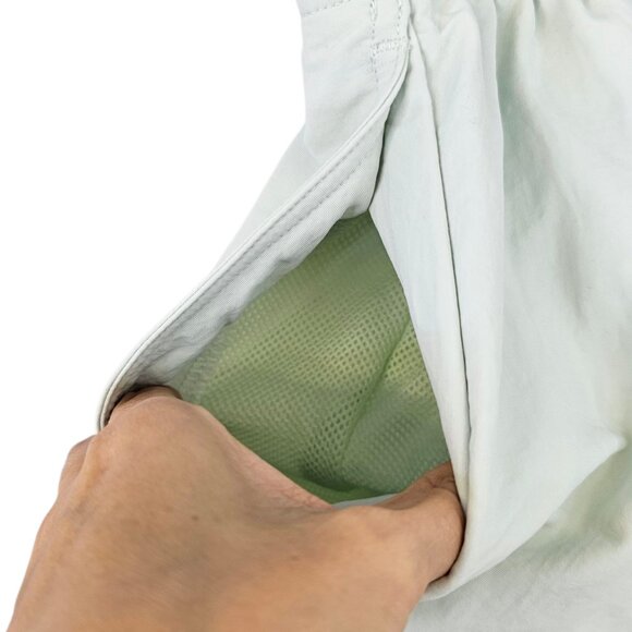 Aritzia TNA Big Easy Short, Pull On, Elastic Waist, Nylon, Green, Size Small - Picture 5 of 9